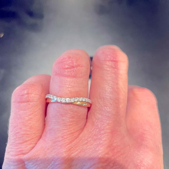 “Wedding Ring” 0.25 Carat TW of Diamonds in 14kt Rose Gold - Picture 4 of 4